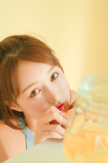 少女与狗
